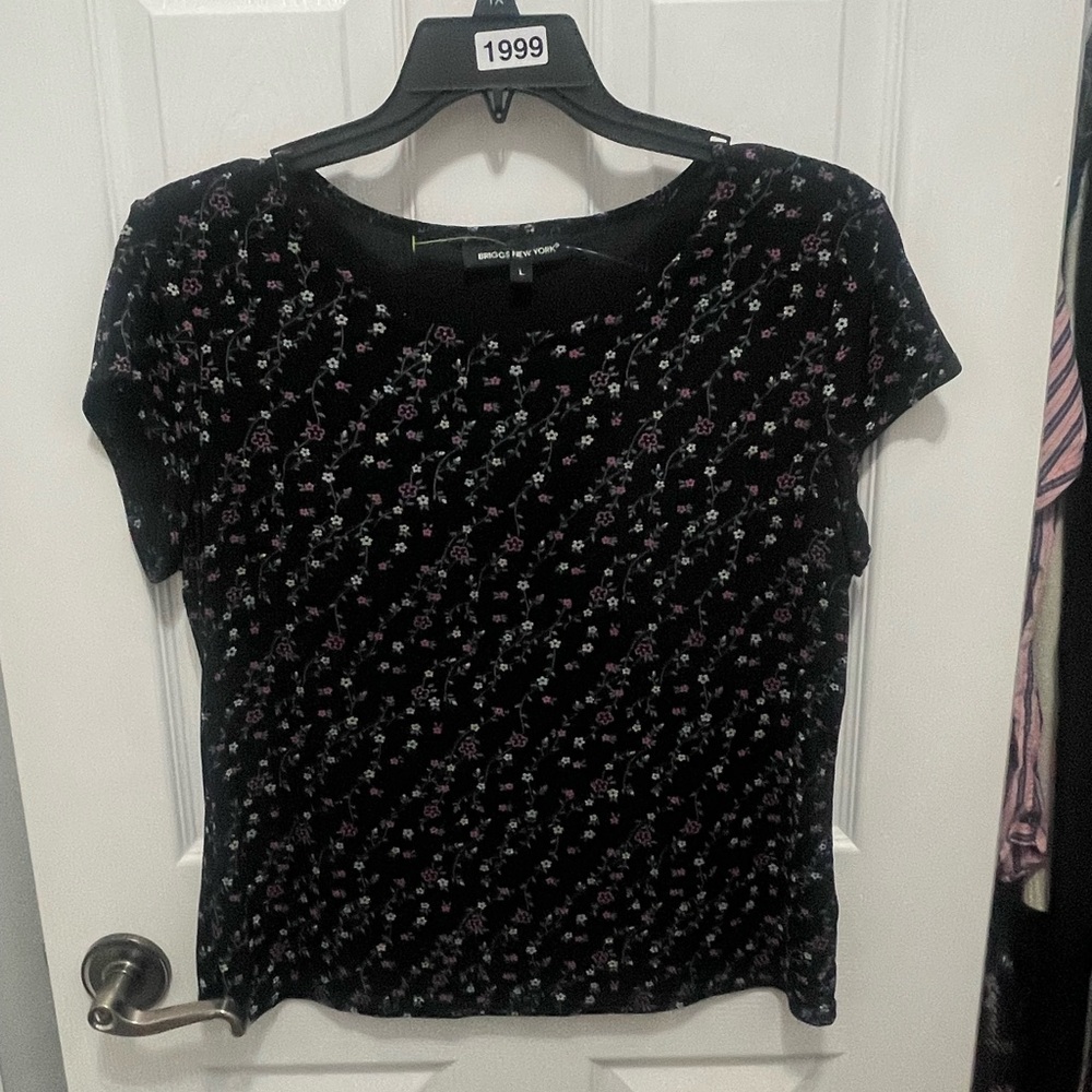Briggs New York Black Top with Pink Floral Pattern